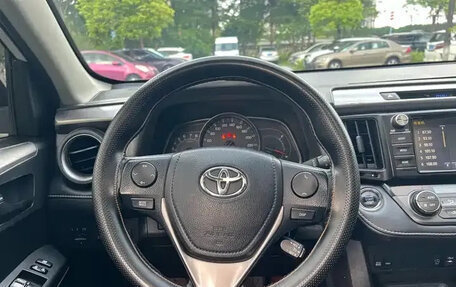 Toyota RAV4, 2019 год, 1 843 000 рублей, 10 фотография