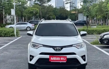 Toyota RAV4, 2019 год, 1 843 000 рублей, 3 фотография
