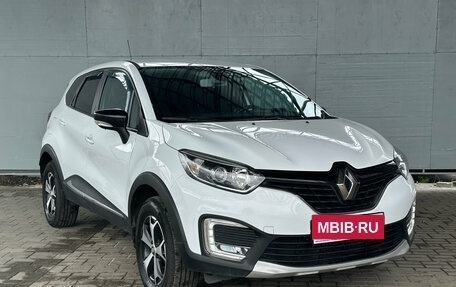 Renault Kaptur I рестайлинг, 2017 год, 1 499 000 рублей, 1 фотография