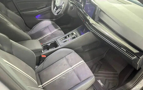 Volkswagen Golf VIII, 2022 год, 2 100 000 рублей, 7 фотография