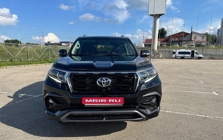 Toyota Land Cruiser Prado 150 рестайлинг 2, 2019 год, 4 900 000 рублей, 2 фотография