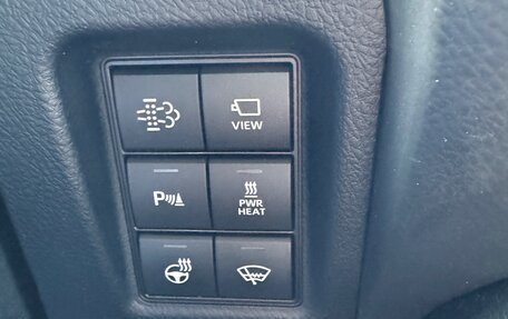 Toyota Land Cruiser Prado 150 рестайлинг 2, 2019 год, 4 900 000 рублей, 18 фотография
