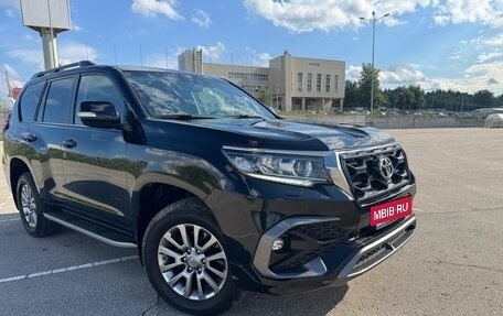 Toyota Land Cruiser Prado 150 рестайлинг 2, 2019 год, 4 900 000 рублей, 3 фотография