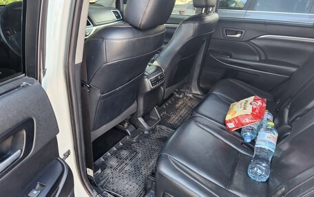 Toyota Highlander III, 2018 год, 3 700 000 рублей, 5 фотография