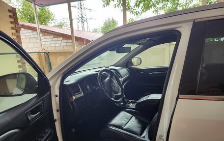 Toyota Highlander III, 2018 год, 3 700 000 рублей, 10 фотография