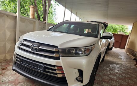 Toyota Highlander III, 2018 год, 3 700 000 рублей, 11 фотография