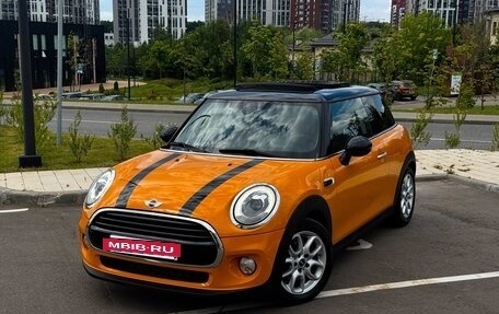 MINI Hatch, 2017 год, 1 850 000 рублей, 2 фотография