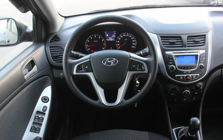 Hyundai Solaris II рестайлинг, 2011 год, 677 000 рублей, 16 фотография