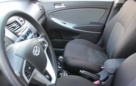 Hyundai Solaris II рестайлинг, 2011 год, 677 000 рублей, 10 фотография