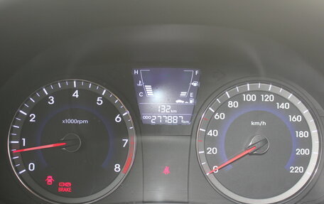 Hyundai Solaris II рестайлинг, 2011 год, 677 000 рублей, 18 фотография
