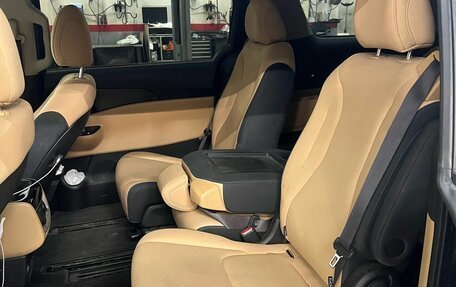 KIA Carnival, 2022 год, 3 495 000 рублей, 7 фотография