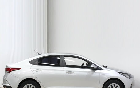 Hyundai Solaris II рестайлинг, 2021 год, 1 680 000 рублей, 4 фотография