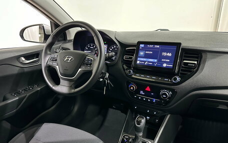 Hyundai Solaris II рестайлинг, 2021 год, 1 680 000 рублей, 14 фотография