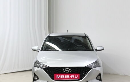 Hyundai Solaris II рестайлинг, 2021 год, 1 680 000 рублей, 2 фотография