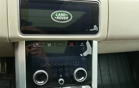 Land Rover Range Rover IV рестайлинг, 2018 год, 4 700 000 рублей, 8 фотография