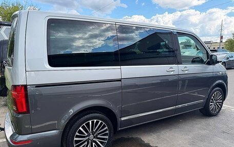 Volkswagen Multivan T6 рестайлинг, 2023 год, 8 500 000 рублей, 3 фотография
