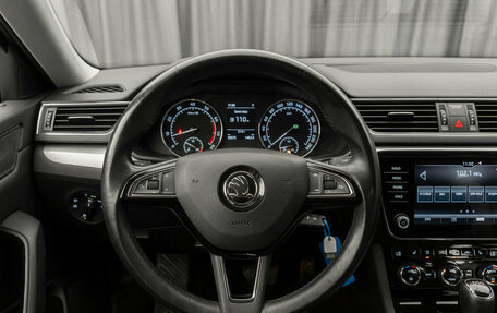 Skoda Superb III рестайлинг, 2018 год, 2 230 000 рублей, 10 фотография