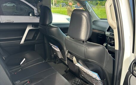 Toyota Land Cruiser Prado 150 рестайлинг 2, 2020 год, 4 250 000 рублей, 6 фотография
