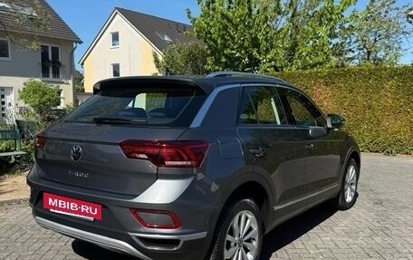 Volkswagen T-Roc I, 2022 год, 2 850 000 рублей, 4 фотография