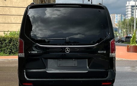 Mercedes-Benz V-Класс, 2024 год, 9 300 000 рублей, 7 фотография