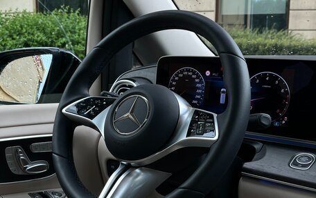Mercedes-Benz V-Класс, 2024 год, 9 300 000 рублей, 15 фотография