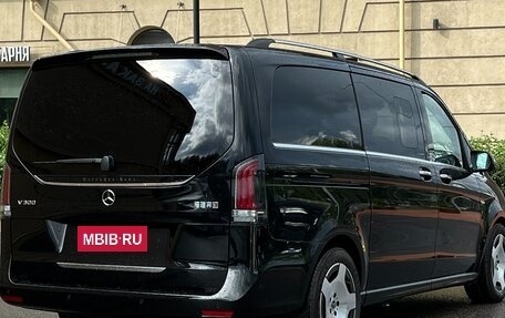 Mercedes-Benz V-Класс, 2024 год, 9 300 000 рублей, 8 фотография