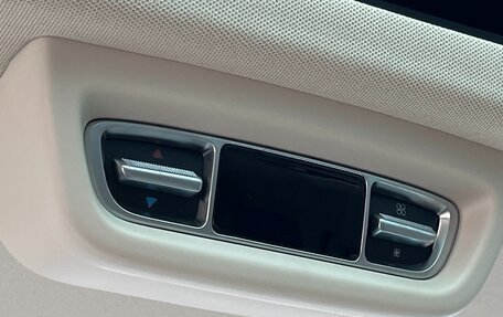 Mercedes-Benz V-Класс, 2024 год, 9 300 000 рублей, 20 фотография