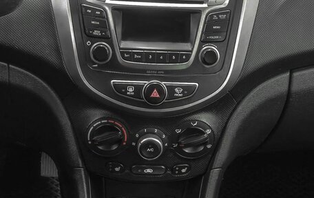 Hyundai Solaris II рестайлинг, 2015 год, 899 900 рублей, 19 фотография