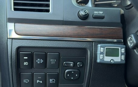 Toyota Land Cruiser 200, 2016 год, 5 990 000 рублей, 9 фотография