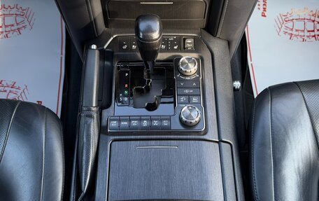 Toyota Land Cruiser 200, 2016 год, 5 990 000 рублей, 16 фотография