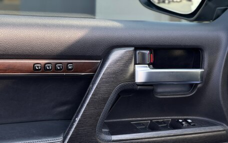 Toyota Land Cruiser 200, 2016 год, 5 990 000 рублей, 17 фотография