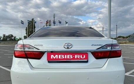 Toyota Camry, 2017 год, 2 460 000 рублей, 10 фотография
