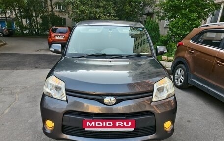 Toyota Sienta I, 2013 год, 970 000 рублей, 2 фотография