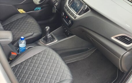 Hyundai Solaris II рестайлинг, 2019 год, 1 300 000 рублей, 10 фотография