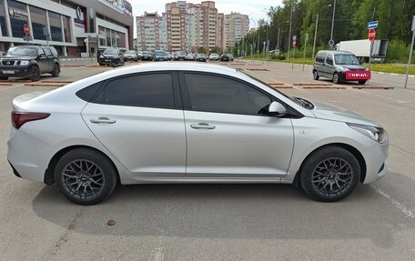 Hyundai Solaris II рестайлинг, 2019 год, 1 300 000 рублей, 5 фотография