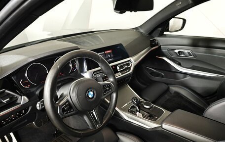 BMW 3 серия, 2019 год, 3 597 000 рублей, 11 фотография