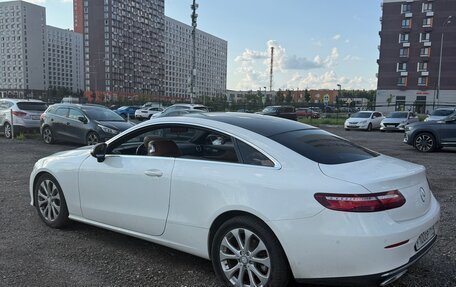 Mercedes-Benz E-Класс, 2018 год, 3 050 000 рублей, 5 фотография