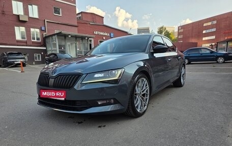 Skoda Superb III рестайлинг, 2018 год, 1 950 000 рублей, 1 фотография