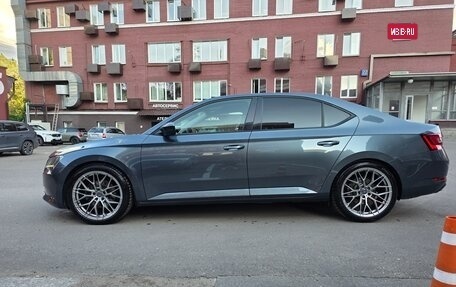 Skoda Superb III рестайлинг, 2018 год, 1 950 000 рублей, 3 фотография