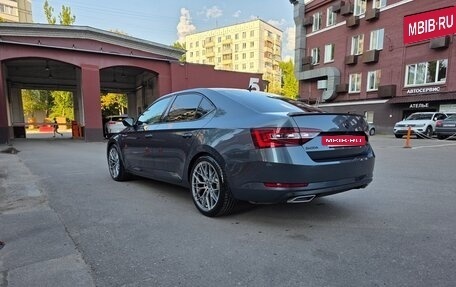 Skoda Superb III рестайлинг, 2018 год, 1 950 000 рублей, 4 фотография