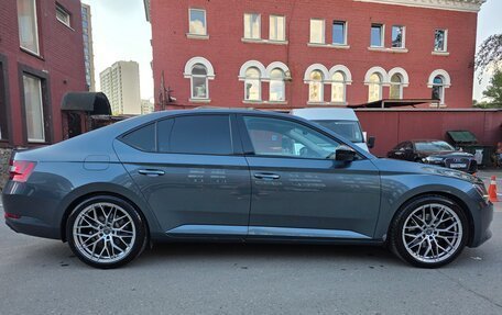 Skoda Superb III рестайлинг, 2018 год, 1 950 000 рублей, 7 фотография