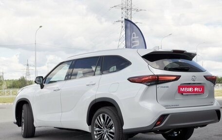Toyota Highlander, 2026 год, 5 500 000 рублей, 2 фотография