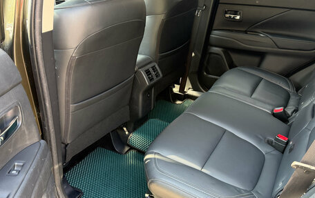 Mitsubishi Outlander III рестайлинг 3, 2019 год, 1 649 000 рублей, 12 фотография