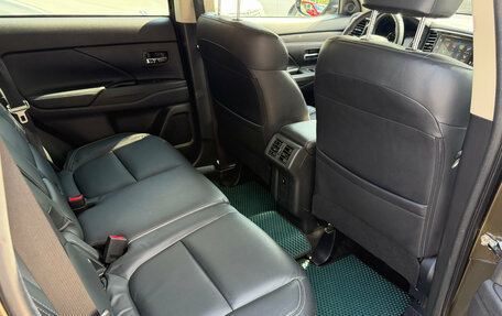 Mitsubishi Outlander III рестайлинг 3, 2019 год, 1 649 000 рублей, 13 фотография