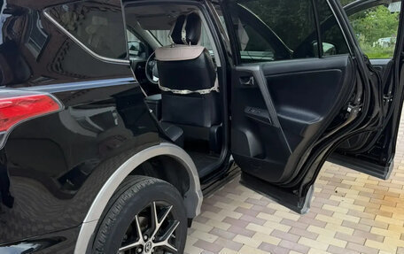 Toyota RAV4, 2017 год, 2 790 000 рублей, 2 фотография