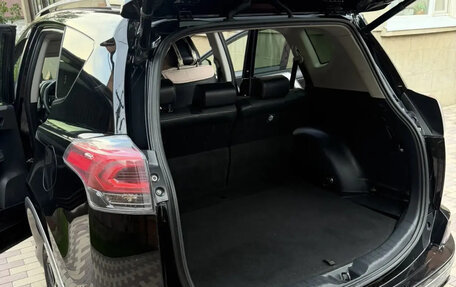 Toyota RAV4, 2017 год, 2 790 000 рублей, 4 фотография