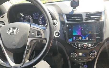 Hyundai Solaris II рестайлинг, 2016 год, 1 350 000 рублей, 15 фотография