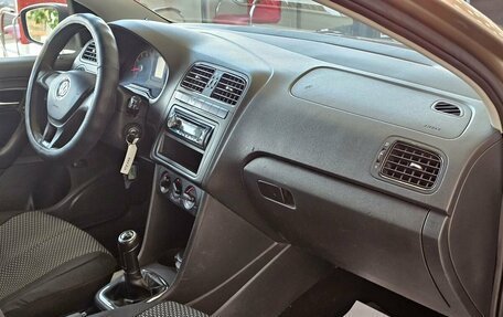 Volkswagen Polo VI (EU Market), 2015 год, 989 000 рублей, 17 фотография