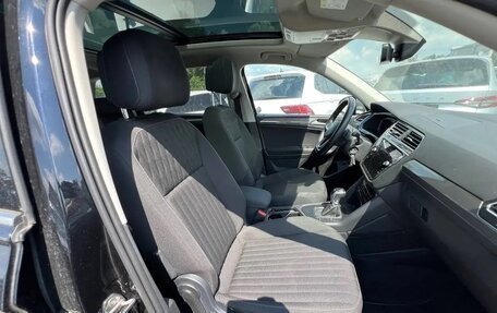 Volkswagen Tiguan II, 2022 год, 2 642 000 рублей, 9 фотография