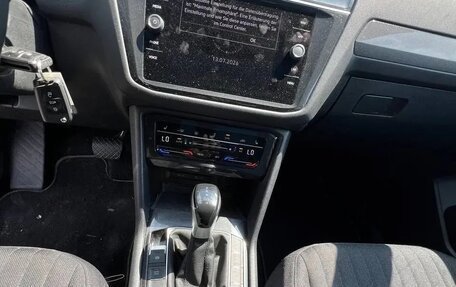 Volkswagen Tiguan II, 2022 год, 2 642 000 рублей, 14 фотография